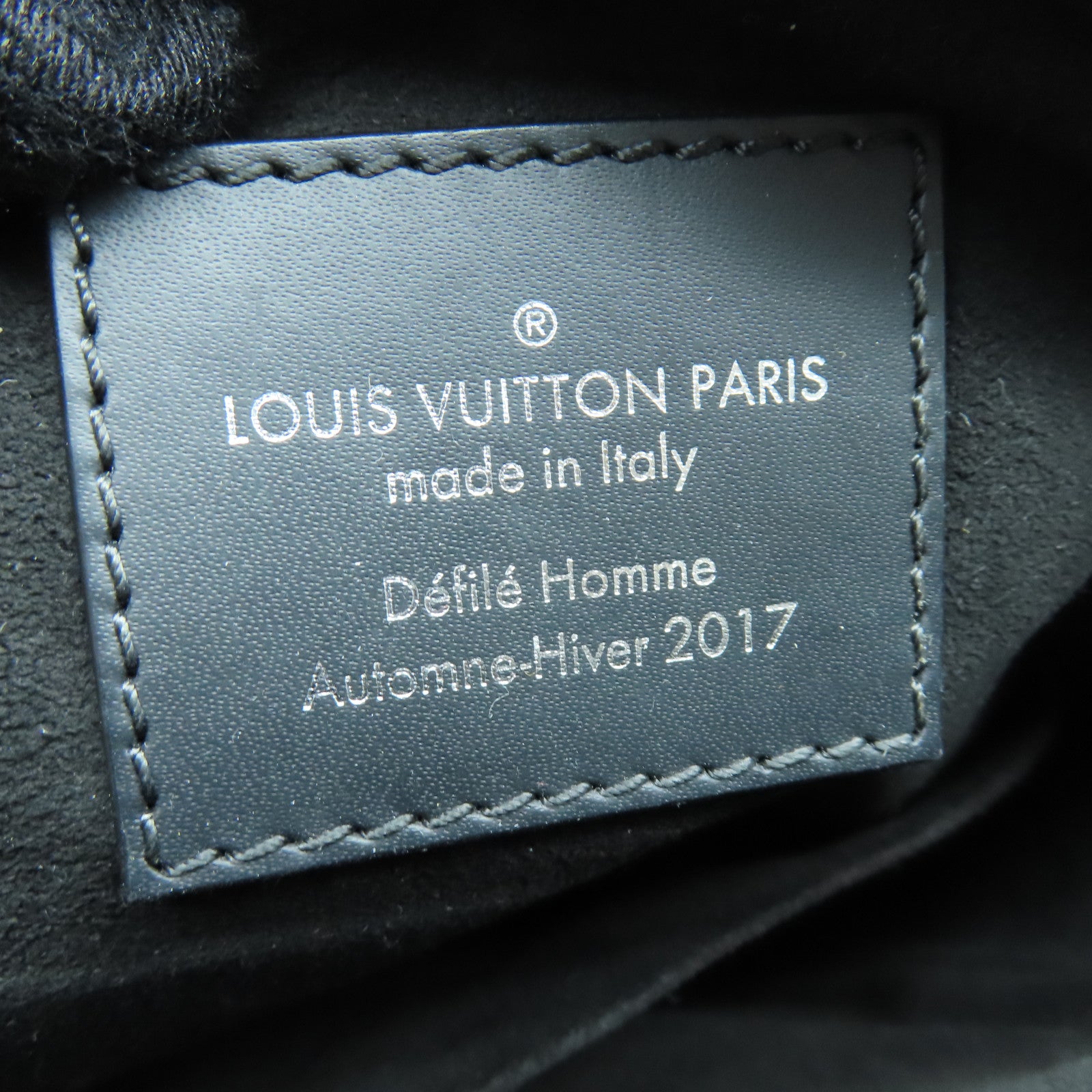 LOUIS VUITTON Epi Danube Supreme Silver Buckle Shoulder Bag Black – Brand  Off Hong Kong Online Store