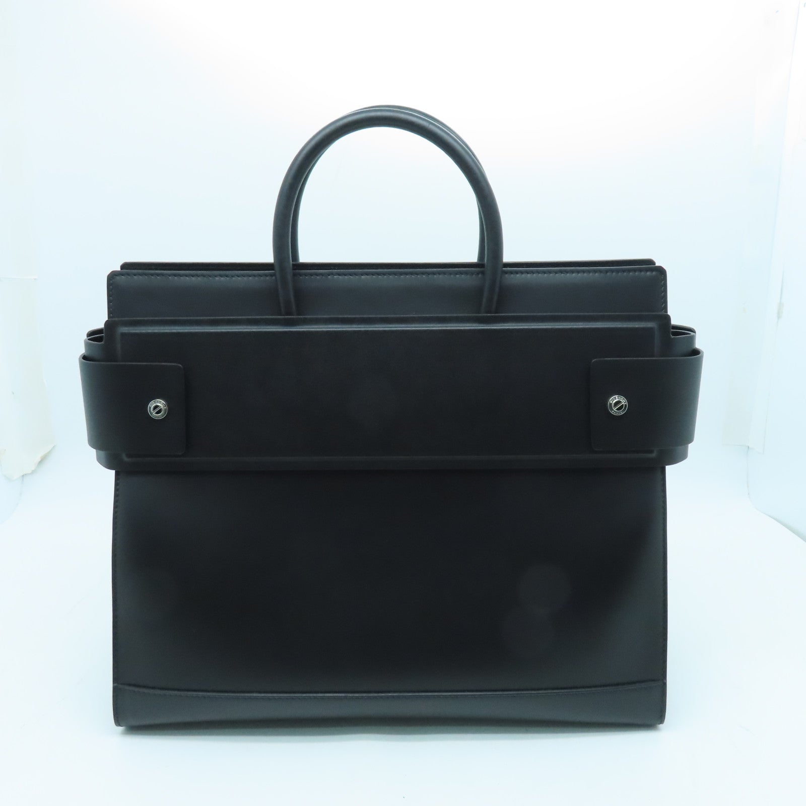 GIVENCHY Horizon Bag in cowhide leather with silver buckle black