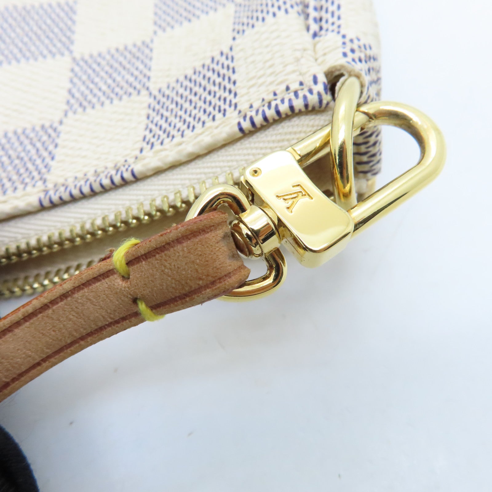 LOUIS VUITTON Damier Azur Mini Pochette Gold Buckle Clutch White – Brand  Off Hong Kong Online Store