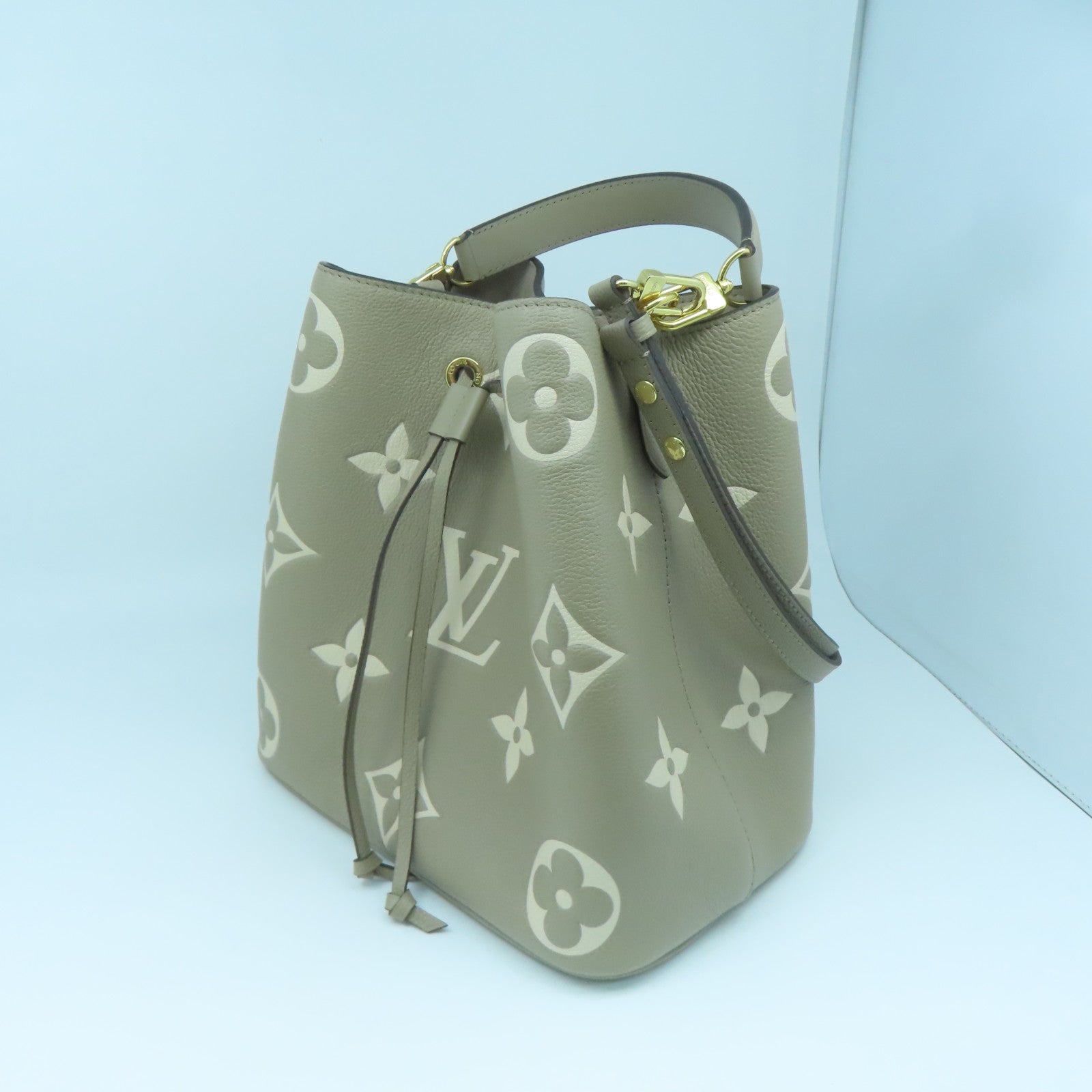 Louis Vuitton Turtledove NeoNoe MM M45555 - Shoulder Bags