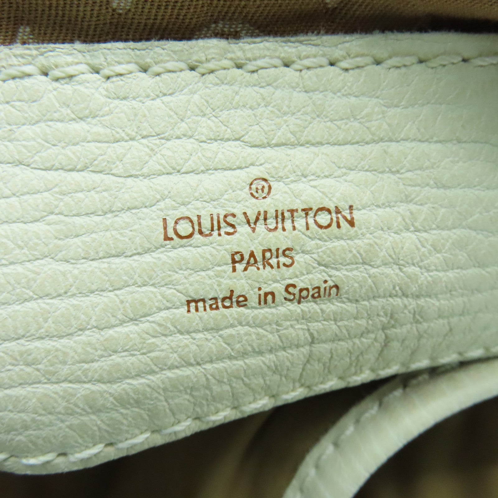 LOUIS VUITTON Epi Leather Trunk Clutch Gold Buckle Chain Shoulder Bag –  Brand Off Hong Kong Online Store