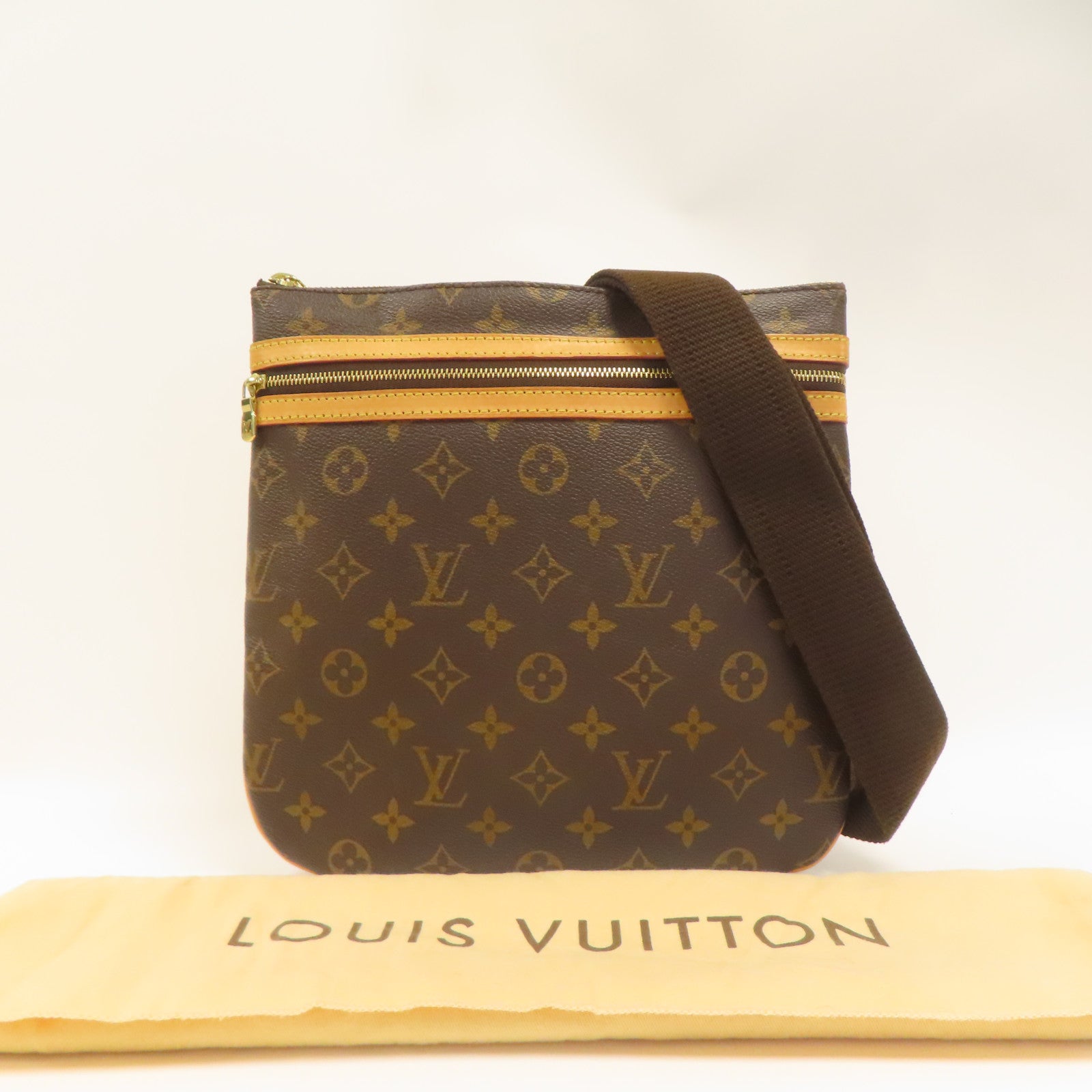 louis vuitton monogram canvas pochette bosphore