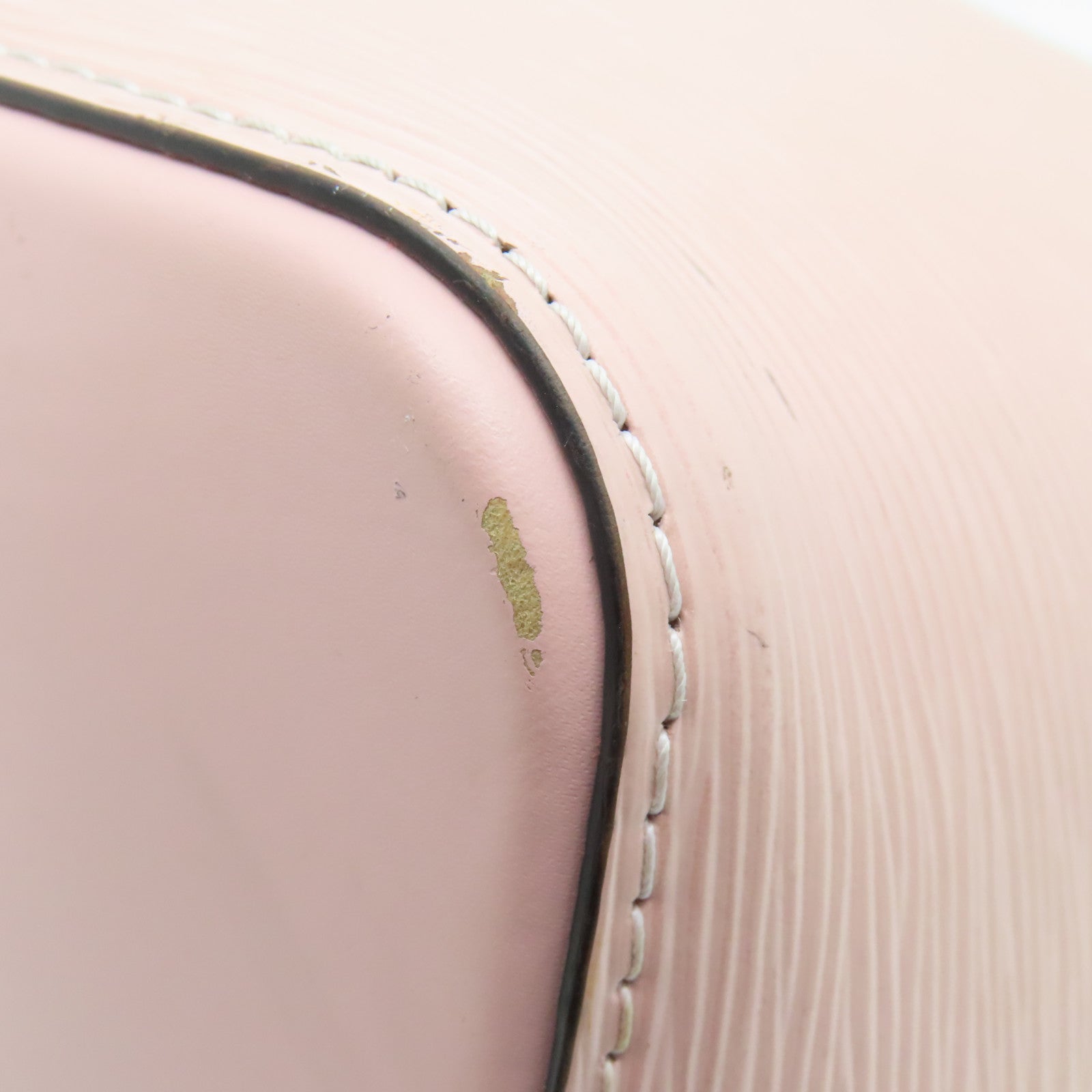 LOUIS VUITTON Epi NeoNoe MM Gold Buckle Shoulder Bag Pink – Brand Off Hong  Kong Online Store
