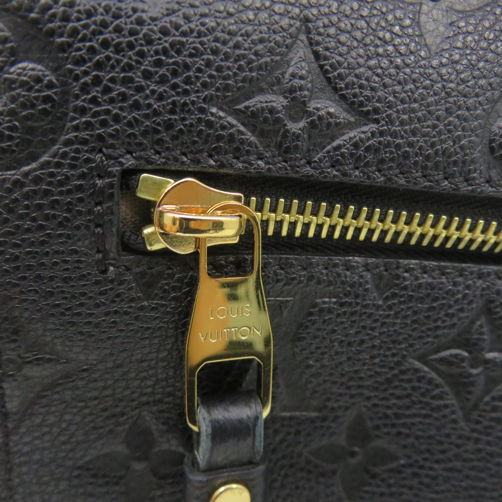 LOUIS VUITTON Monogram Empreinte Pochette Metis Gold Buckle Shoulder B –  Brand Off Hong Kong Online Store