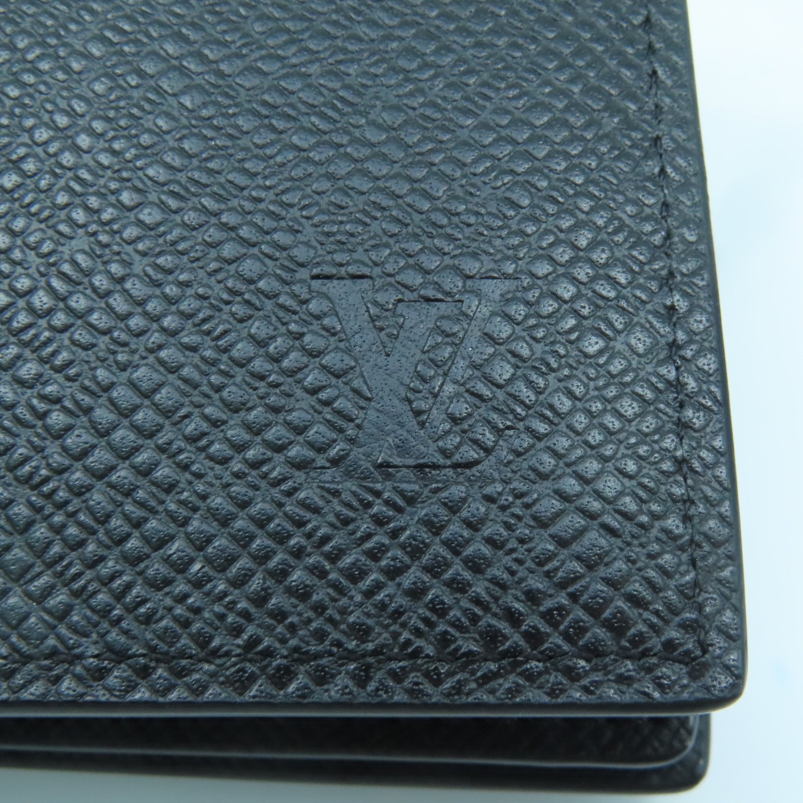 LOUIS VUITTON Taiga Amerigo Wallet Silver Buckle Wallet Black