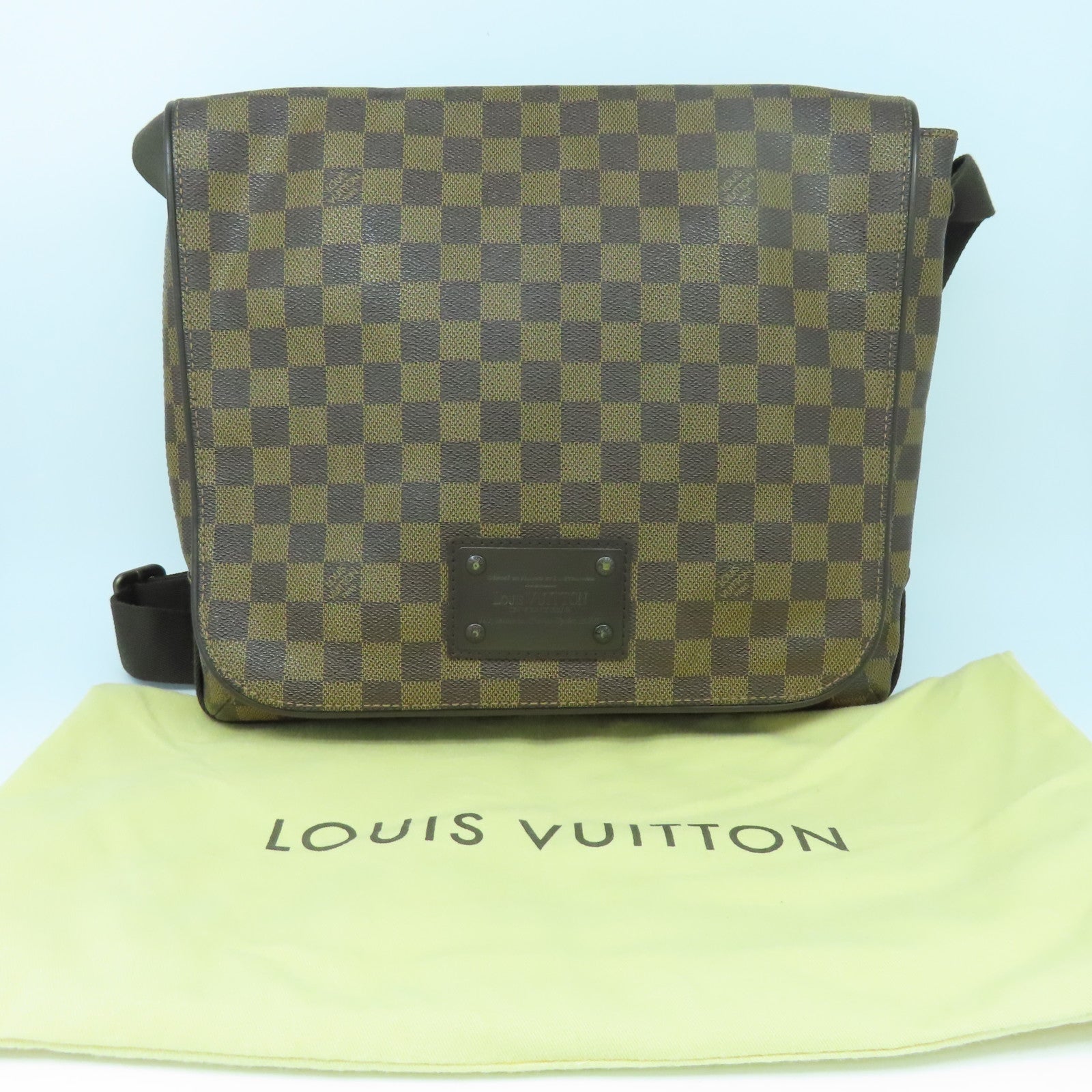 LOUIS VUITTON Damier Brooklyn MM Gold Buckle Shoulder Bag Brown