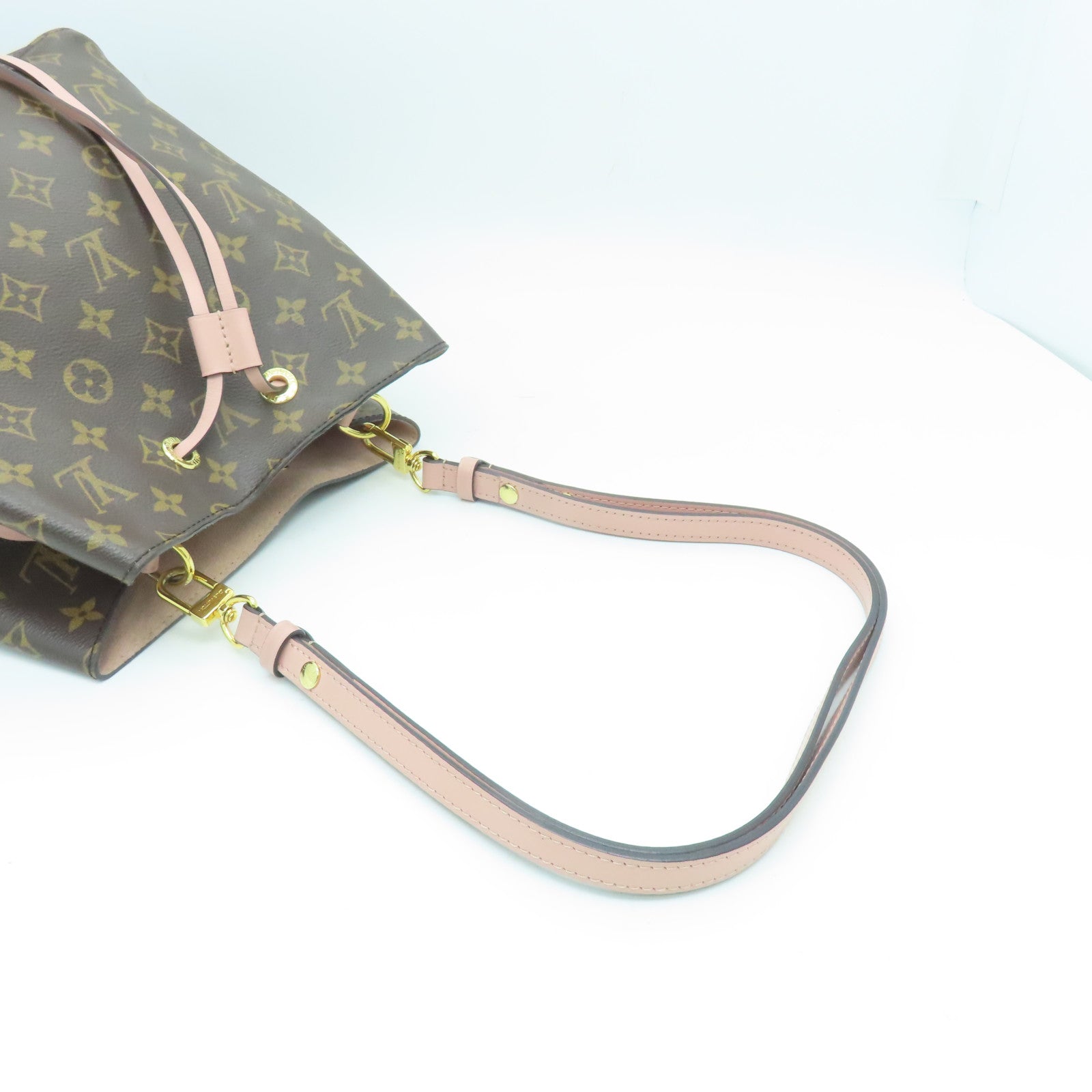 LOUIS VUITTON Monogram Neo Noe MM Gold Buckle Shoulder Bag Brown – Brand  Off Hong Kong Online Store