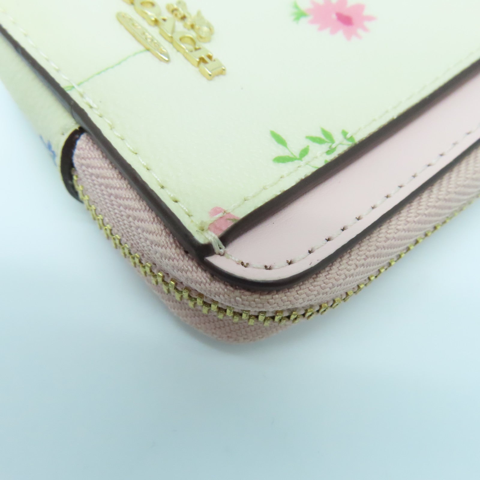 Coach Tech Phone Wallet With Spaced Wildflower