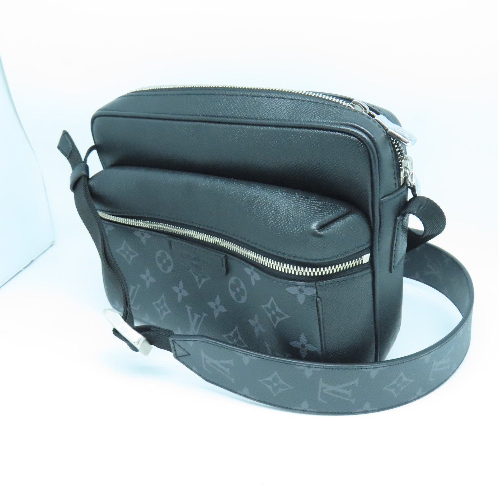 LOUIS VUITTON Monogram Graphite Outdoor Silver Buckle Shoulder Bag Bla –  Brand Off Hong Kong Online Store