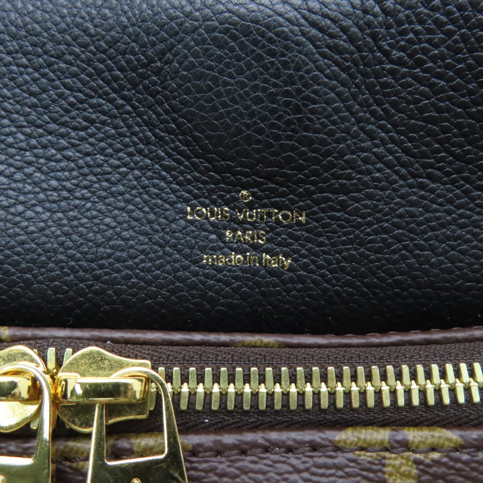 Louis Vuitton M44207 Manhattan Monogram Handbag Noir