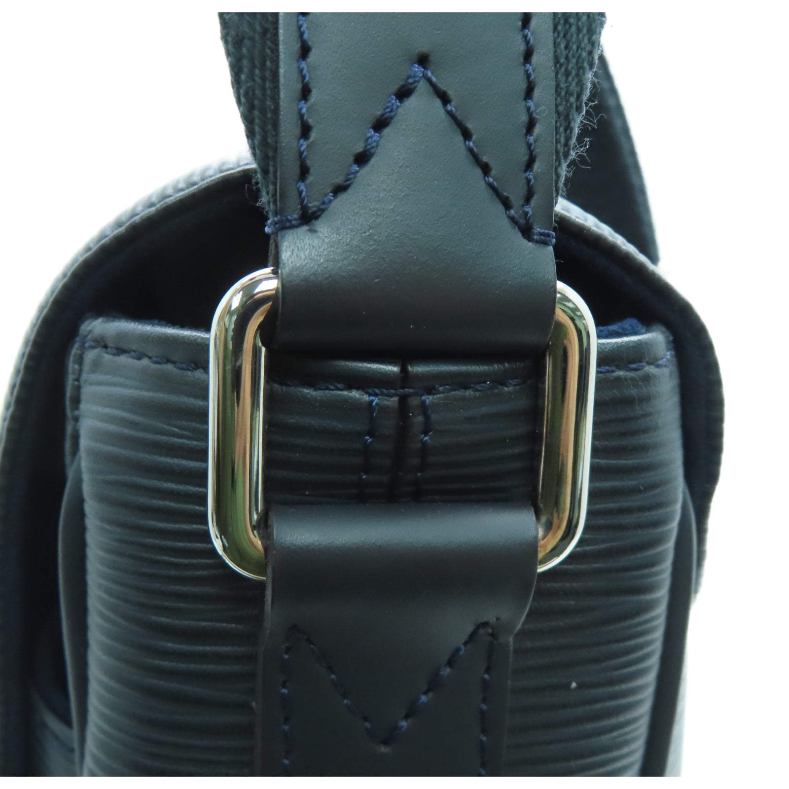 LOUIS VUITTON Epi Leather Christopher Messenger Silver Buckle Shoulder –  Brand Off Hong Kong Online Store
