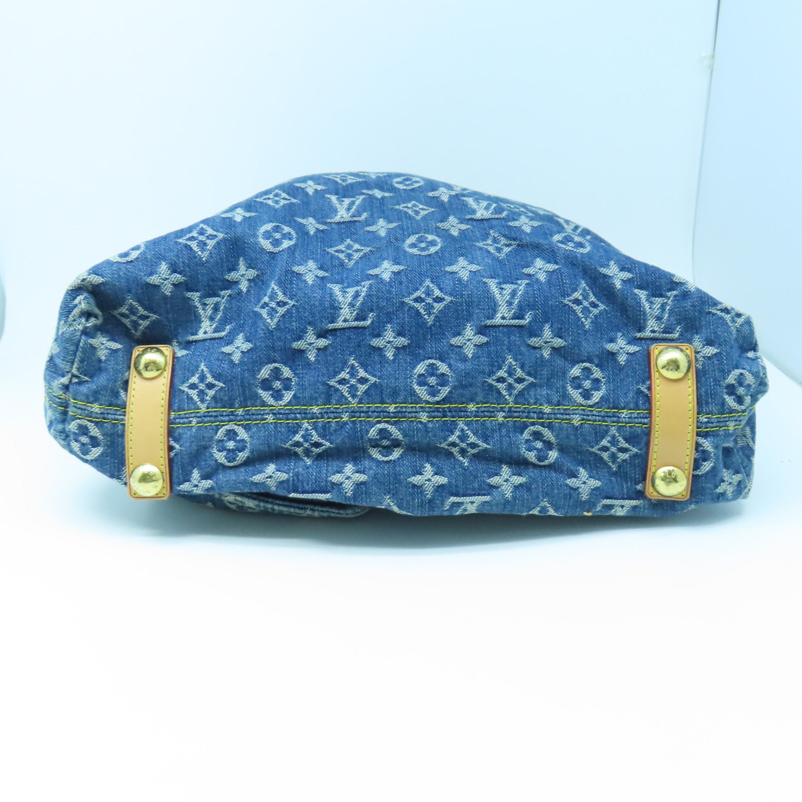 Louis Vuitton Baggy Handbag 367925